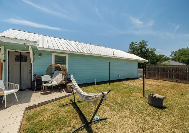 Photo 4 of Multi family home for sale at 1107 Vine St, Abilene, TX 79602 | MLS# 21305189 | Listing updated on 2026-09-13