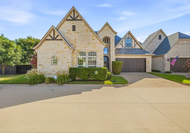 Photo 2 of Single family home for sale at 2414 Vineyard Dr, Granbury, TX 76048 | MLS# 21313107 | Listing updated on 2026-09-12