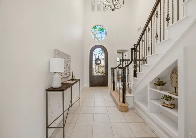 Photo 3 of Single family home for sale at 2414 Vineyard Dr, Granbury, TX 76048 | MLS# 21313107 | Listing updated on 2026-09-12