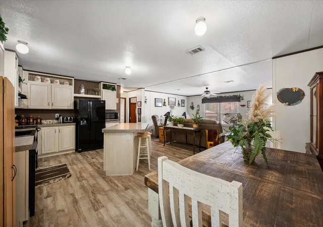 Photo 1 of Manufactured home for sale at 202 N 3rd St E, Dawson, TX 76639 | MLS# 21321409 | Listing updated on 2026-09-09