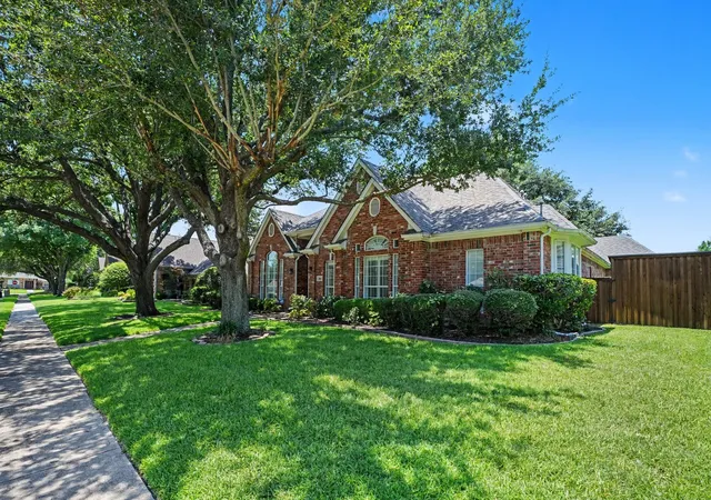 Photo 3 of Sale Pending at 2813 Persimmon Pl, Rowlett, TX 75088 | MLS# 21324656 | Listing updated on 2026-09-11
