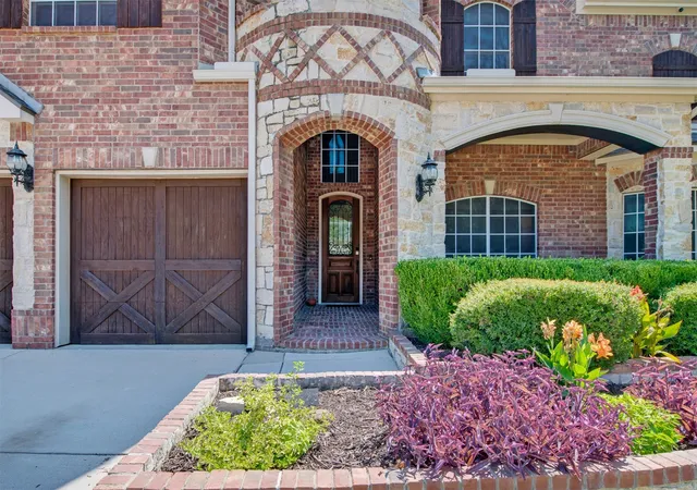 Photo 3 of Sale Pending at 10256 Casetta Dr, Frisco, TX 75035 | MLS# 21310780 | Listing updated on 2026-09-08