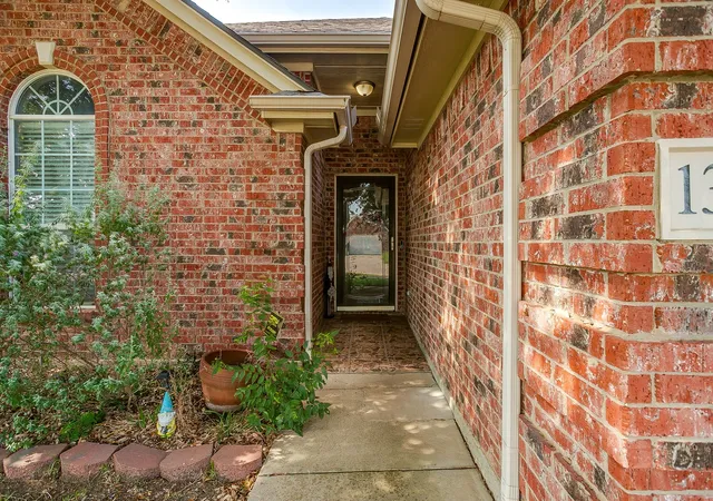 Photo 3 of Single family home for sale at 1325 Sierra Blanca Dr, Burleson, TX 76028 | MLS# 21302587 | Listing updated on 2026-09-14
