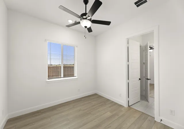 Photo 4 of Single family home for sale at 5416 Sundareson, Aubrey, TX 76227 | MLS# 21325003 | Listing updated on 2026-09-11