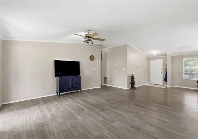 Photo 4 of Sale Pending at 5904 Tranquility Cir, Fort Worth, TX 76140 | MLS# 21323171 | Listing updated on 2026-09-15
