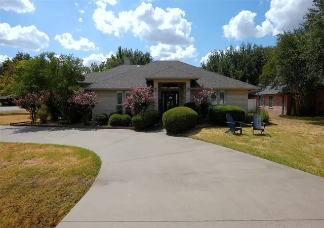 Photo 1 of Single family home for sale at 5614 Wedgefield Rd, Granbury, TX 76049 | MLS# 21325236 | Listing updated on 2026-09-10