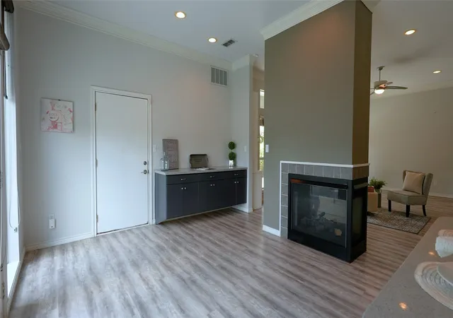 Photo 4 of Single family home for sale at 5614 Wedgefield Rd, Granbury, TX 76049 | MLS# 21325236 | Listing updated on 2026-09-30