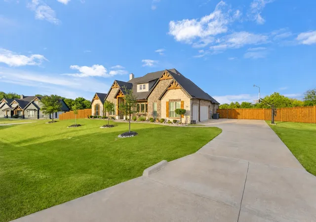 Photo 3 of Single family home for sale at 161 Adkins Trl, Waxahachie, TX 75167 | MLS# 21325166 | Listing updated on 2026-09-12