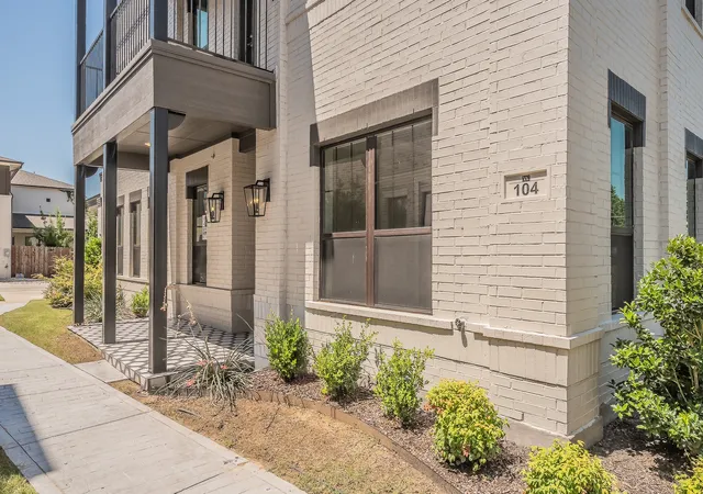Photo 3 of Condo for sale at 305 Sunset Ln #104, Fort Worth, TX 76114 | MLS# 21325042 | Listing updated on 2026-09-14