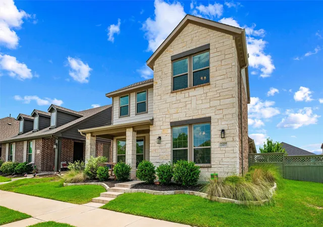 Photo 2 of Single family home for sale at 2437 Elm Pl, Justin, TX 76247 | MLS# 21316076 | Listing updated on 2026-10-04