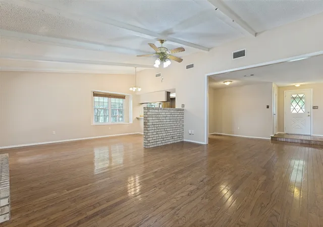 Photo 3 of Single family home for sale at 413 Goldfinch Dr, Fort Worth, TX 76108 | MLS# 21318467 | Listing updated on 2026-09-10