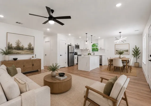 Photo 4 of Single family home for sale at 212 W Madison St, Hillsboro, TX 76645 | MLS# 21325009 | Listing updated on 2026-09-14