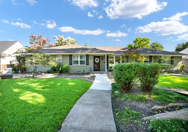 Photo 3 of Single family home for sale at 807 Clearwater Dr, Richardson, TX 75080 | MLS# 21321632 | Listing updated on 2026-09-12