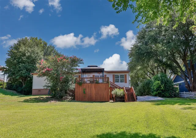 Photo 2 of Single family home for sale at 41 Thompson Rd, Gainesville, TX 76240 | MLS# 21324468 | Listing updated on 2026-09-14