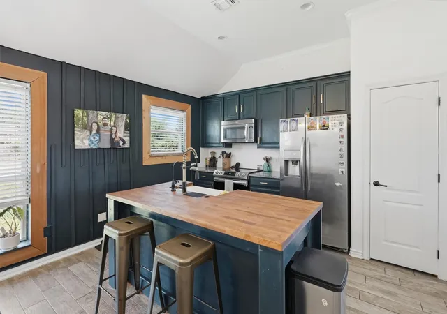 Photo 4 of Single family home for sale at 2837 County Road 301, Glen Rose, TX 76043 | MLS# 21325460 | Listing updated on 2026-09-14