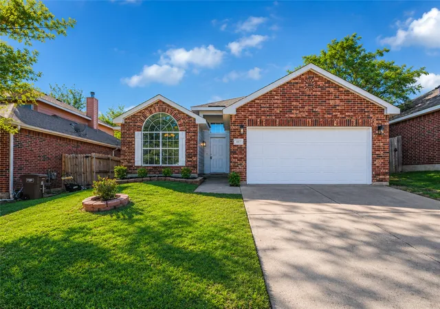 Photo 1 of Single family home for sale at 4817 Barnhill Ln, Fort Worth, TX 76135 | MLS# 21325628 | Listing updated on 2026-09-15