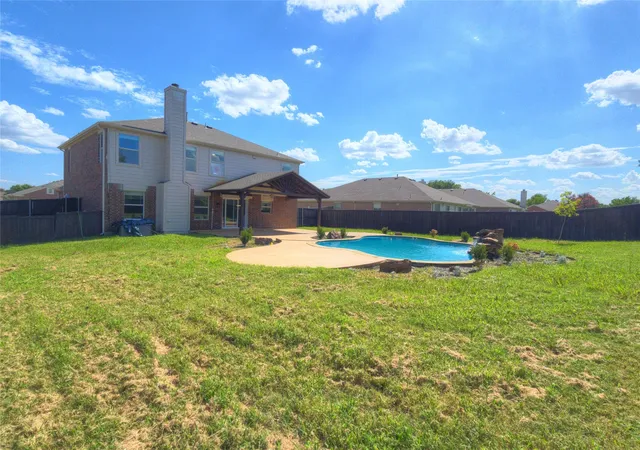 Photo 3 of Single family home for sale at 3010 Elderberry Dr, Wylie, TX 75098 | MLS# 21322825 | Listing updated on 2026-09-14