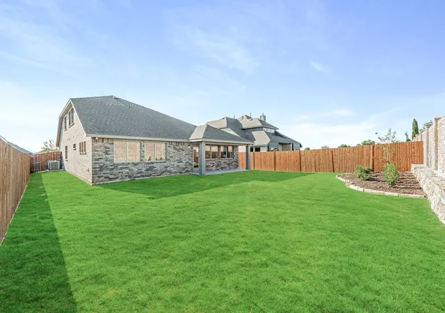 Photo 3 of Sale Pending at 10624 Moss Cove Dr, Crowley, TX 76036 | MLS# 21324889 | Listing updated on 2026-09-09