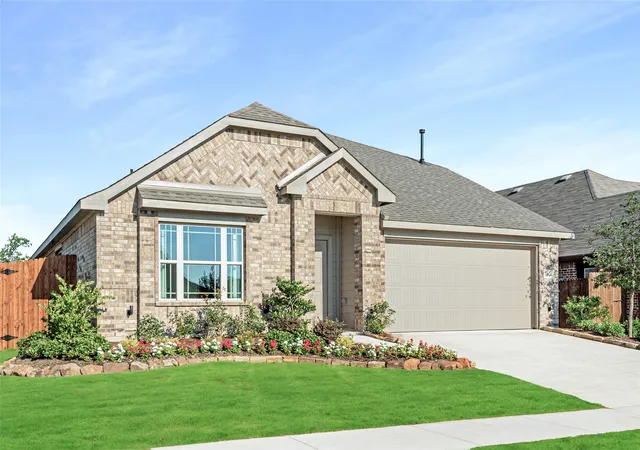 Photo 3 of Sale Pending at 10624 Moss Cove Dr, Crowley, TX 76036 | MLS# 21324889 | Listing updated on 2026-09-09
