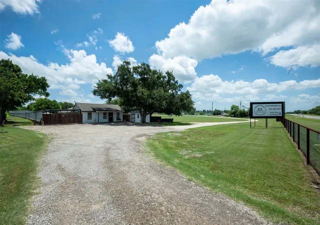 Photo 3 of Single family home for sale at 5327 Old Lorena Rd, Lorena, TX 76655 | MLS# 21318855 | Listing updated on 2026-09-08