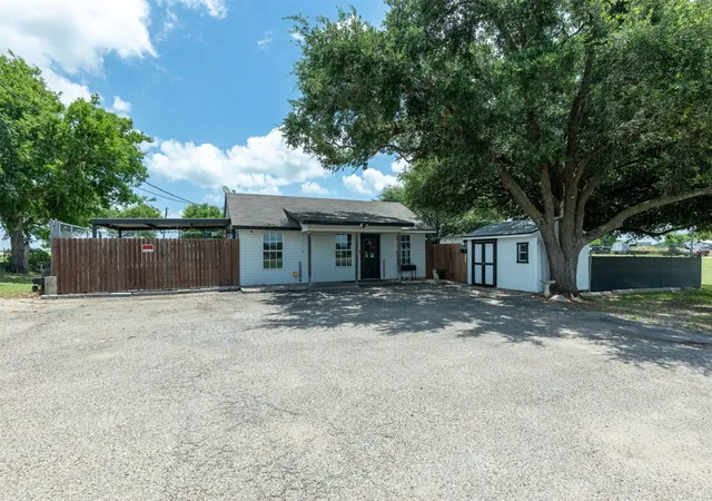 Photo 3 of Single family home for sale at 5327 Old Lorena Rd, Lorena, TX 76655 | MLS# 21318855 | Listing updated on 2026-09-08