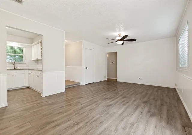 Photo 3 of Single family home for sale at 1130 Larkspur Dr, Richardson, TX 75081 | MLS# 21325704 | Listing updated on 2026-10-01