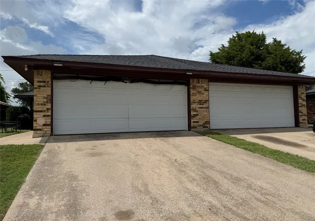 Photo 1 of Single family home for sale at 1712 San Rafael St, Fort Worth, TX 76134 | MLS# 21325335 | Listing updated on 2026-07-29