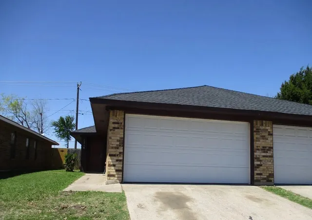 Photo 2 of Single family home for sale at 1712 San Rafael St, Fort Worth, TX 76134 | MLS# 21325335 | Listing updated on 2026-07-29