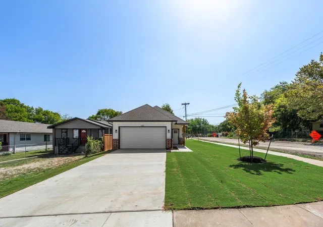 Photo 1 of Sale Pending at 602 N 7th St, Midlothian, TX 76065 | MLS# 21325759 | Listing updated on 2026-09-07