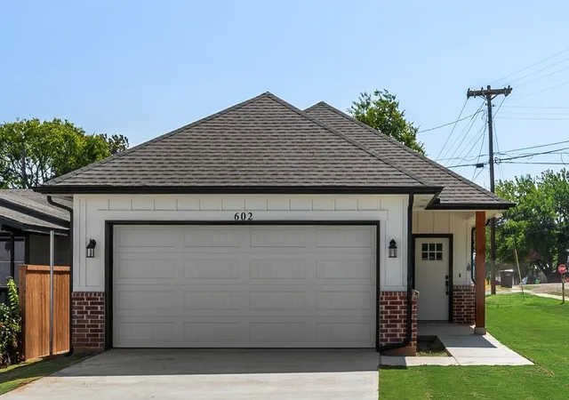 Photo 3 of Sale Pending at 602 N 7th St, Midlothian, TX 76065 | MLS# 21325759 | Listing updated on 2026-09-07