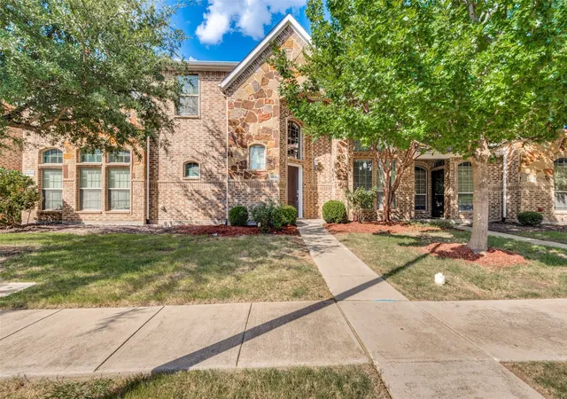 Photo 2 of Townhouse for sale at 4916 Empire Wy, Irving, TX 75038 | MLS# 21324254 | Listing updated on 2026-09-07
