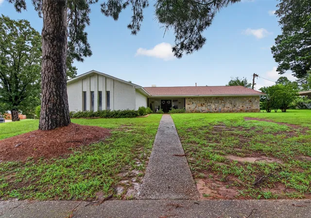 Photo 3 of Single family home for sale at 2503 Parham Dr, Shreveport, LA 71109 | MLS# 21325779 | Listing updated on 2026-09-08
