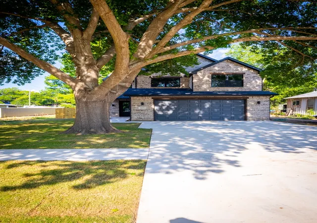 Photo 2 of Single family home for sale at 817 Plum St, Graham, TX 76450 | MLS# 21271309 | Listing updated on 2026-08-31