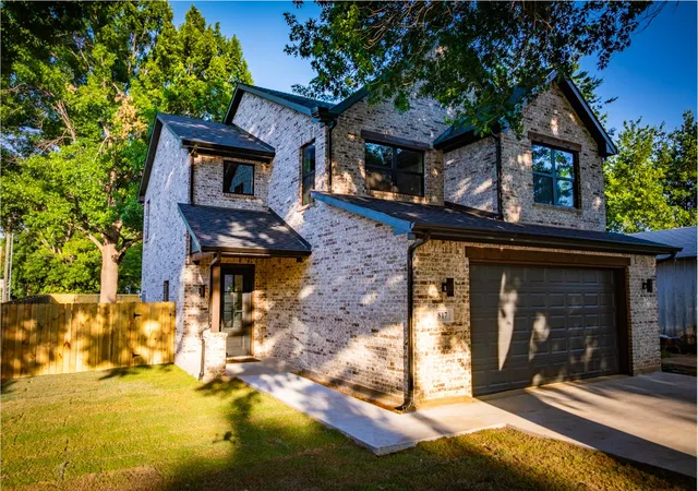 Photo 3 of Single family home for sale at 817 Plum St, Graham, TX 76450 | MLS# 21271309 | Listing updated on 2026-08-31