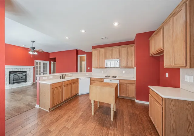 Photo 3 of Single family home for sale at 9129 Chardin Park Dr, Fort Worth, TX 76244 | MLS# 21325945 | Listing updated on 2026-09-13