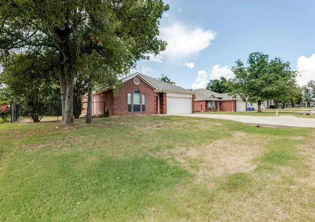 Photo 3 of Single family home for sale at 406 Redbud Ln, Tolar, TX 76476 | MLS# 21326003 | Listing updated on 2026-10-05