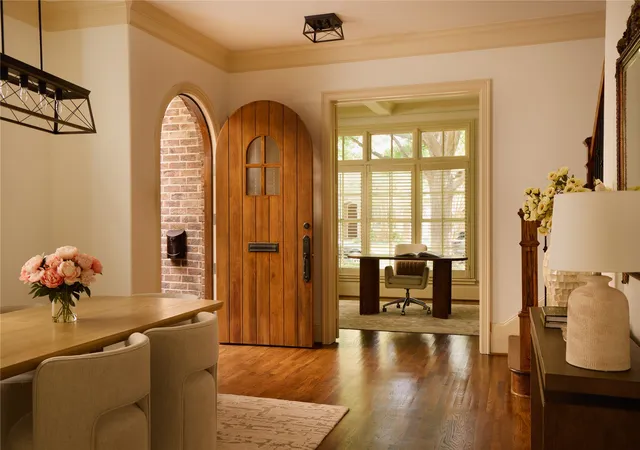 Photo 3 of Sale Pending at 3448 Shenandoah St, Dallas, TX 75205 | MLS# 21323238 | Listing updated on 2026-09-14