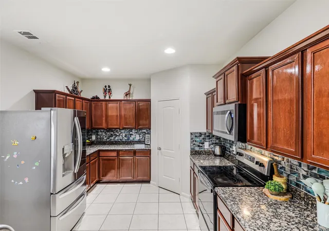 Photo 3 of Single family home for sale at 1809 Mesquite Ln, Anna, TX 75409 | MLS# 21324857 | Listing updated on 2026-09-13