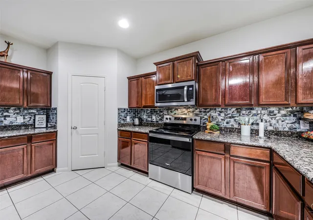 Photo 3 of Single family home for sale at 1809 Mesquite Ln, Anna, TX 75409 | MLS# 21324857 | Listing updated on 2026-09-13