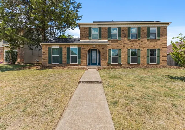 Photo 1 of Single family home for sale at 7233 Bayberry Ln, Dallas, TX 75249 | MLS# 21325643 | Listing updated on 2026-09-09