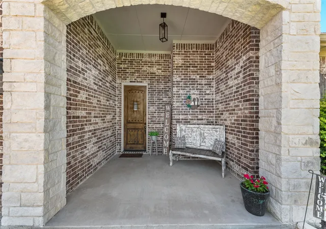 Photo 4 of Single family home for sale at 704 Carmen Ana Ave, Grandview, TX 76050 | MLS# 21326140 | Listing updated on 2026-09-15