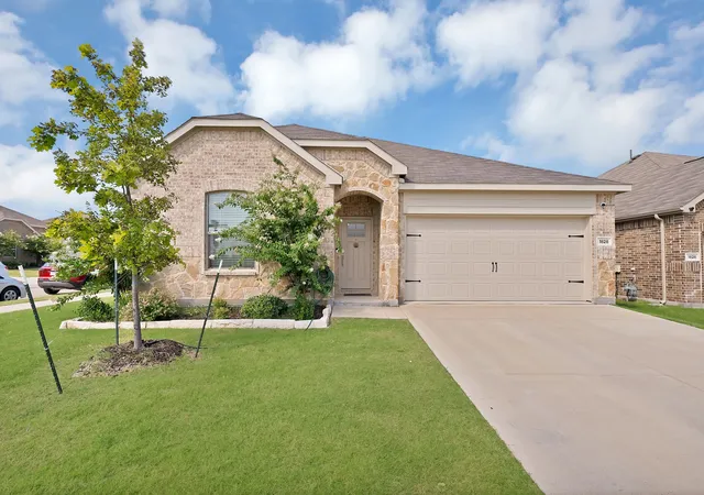 Photo 1 of Single family home for sale at 1828 Memorable Moment Dr, Crandall, TX 75114 | MLS# 21325994 | Listing updated on 2026-08-01