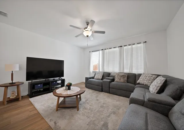 Photo 4 of Single family home for sale at 1828 Memorable Moment Dr, Crandall, TX 75114 | MLS# 21325994 | Listing updated on 2026-08-01