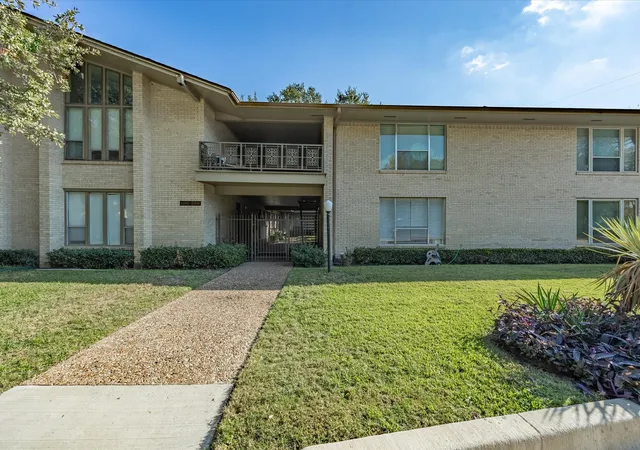 Photo 3 of Condo for sale at 11102 Valleydale Dr #A, Dallas, TX 75230 | MLS# 21326179 | Listing updated on 2026-09-14