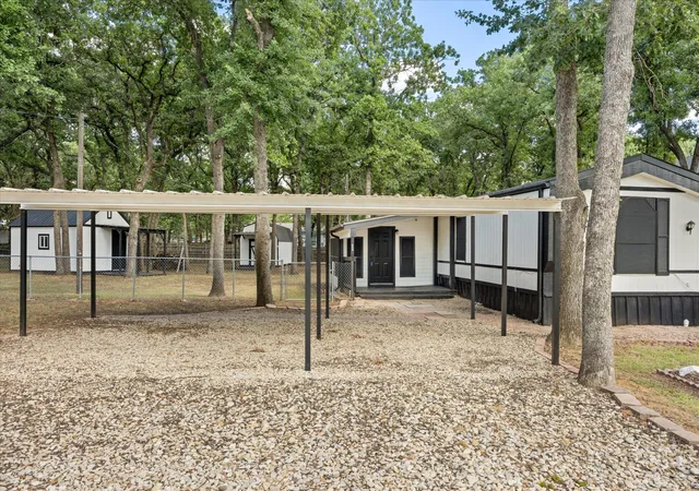 Photo 3 of Manufactured home for sale at 4617 Lyndi Ln, Granbury, TX 76049 | MLS# 21323645 | Listing updated on 2026-07-29