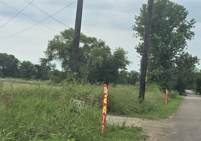 Photo 4 of Land for sale at Lot 1 Cr-4043, Kemp, TX 75143 | MLS# 21325654 | Listing updated on 2026-07-29