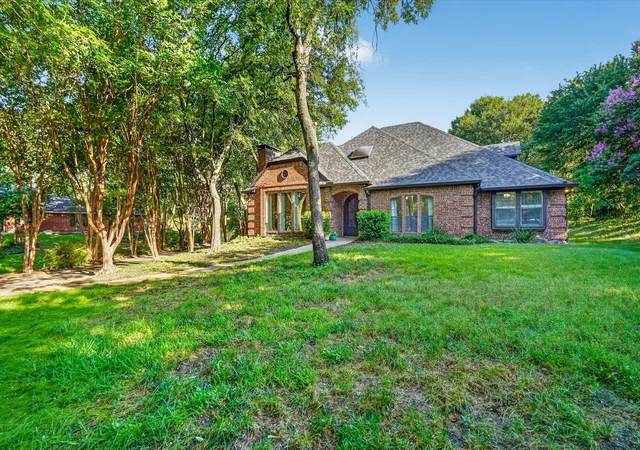 Photo 3 of Single family home for sale at 220 Priscilla Cir, Mc Kinney, TX 75071 | MLS# 21323151 | Listing updated on 2026-09-13