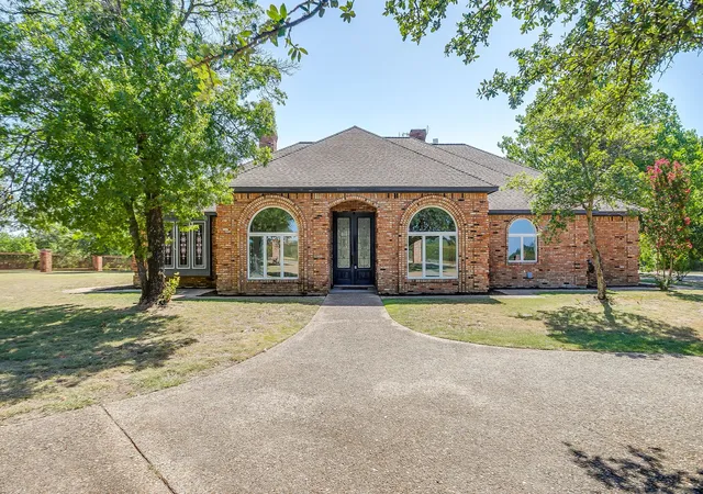 Photo 1 of Single family home for sale at 2625 Clear Lake Rd, Weatherford, TX 76087 | MLS# 21326296 | Listing updated on 2026-09-12