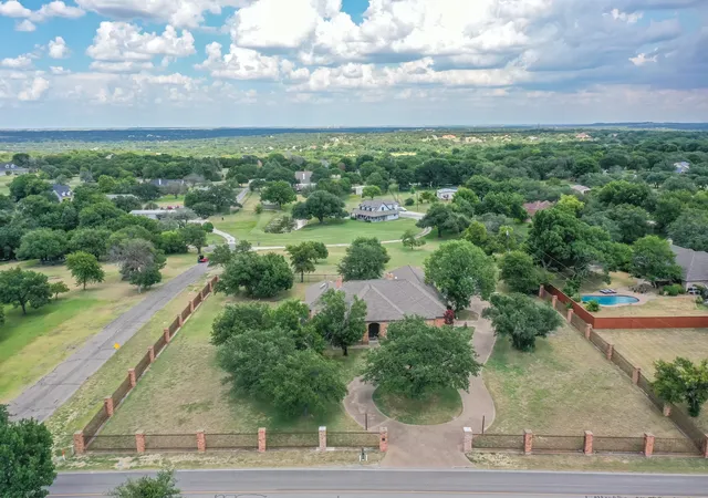 Photo 2 of Single family home for sale at 2625 Clear Lake Rd, Weatherford, TX 76087 | MLS# 21326296 | Listing updated on 2026-09-12