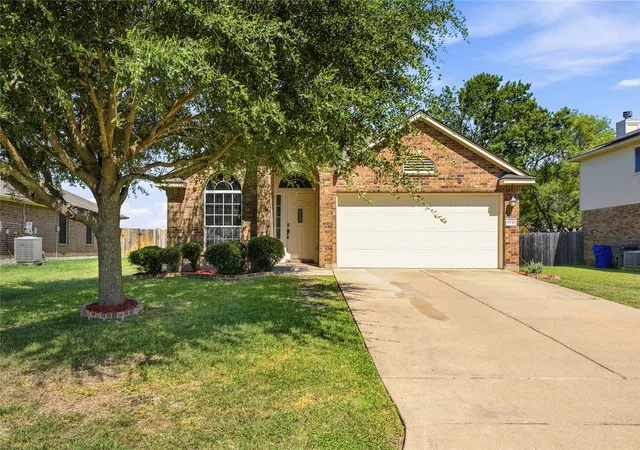 Photo 2 of Single family home for sale at 6541 Serena Ln, Woodway, TX 76712 | MLS# 21325855 | Listing updated on 2026-09-10